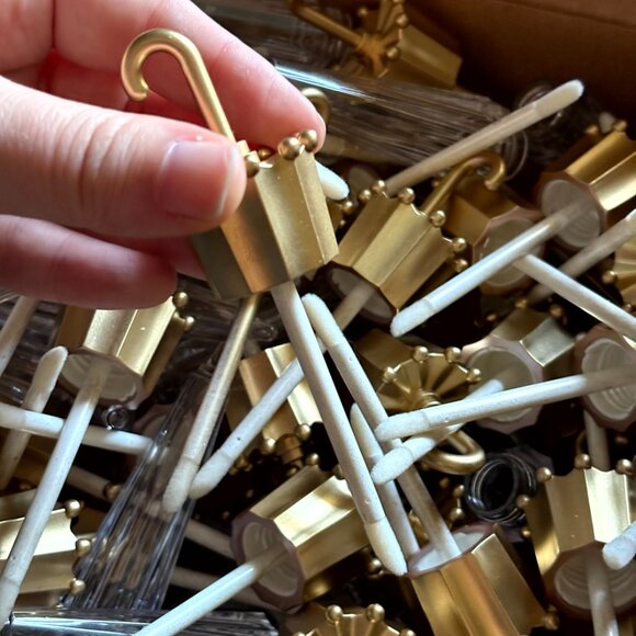 Gold umbrella lip gloss tubes( Full box) - Picture 4 of 4